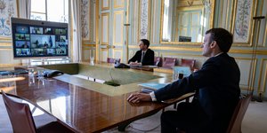 Ο Εμανουέλ Μακρόν στην τηλεδιάσκεψη της Συνόδου Κορυφής της ΕΕ