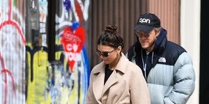 Η Έμιλι Ραταϊκόφσκι με σύζυγο και σκύλο