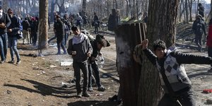 Μετανάστες στον Εβρο επεισόδια 