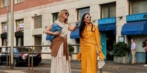 Δύο fashionista στο δρόμο