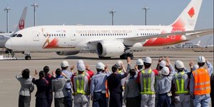 Το αεροπλάνο που θα μεταφέρει τη Φλόγα στο Τόκιο