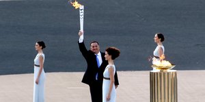 Η τελετή παράδοσης της Φλόγας το 2016 στο Καλλιμάρμαρο