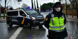 Κορωνοϊός: Οι Ισπανοί κλείνουν τα χερσαία σύνορα με όλη την Ευρώπη