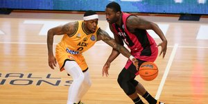 Φάση από τον αγώνα ΑΕΚ-Βόννη