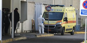 Κορωνοϊός: 99 κρούσματα στην Ελλάδα -Ακυρώνονται οι παρελάσεις, διάγγελμα Μητσοτάκη στις 19:00 