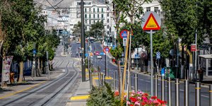 Κορωνοϊός άδεια πόλη ο Πειραιάς