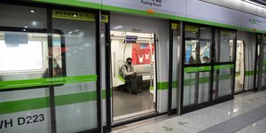 Τρένο επιβάτες κορωνοϊός Ουχάν