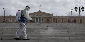 Ψεκασμός στο Σύνταγμα