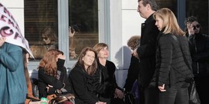 κοσμος με μαυρα