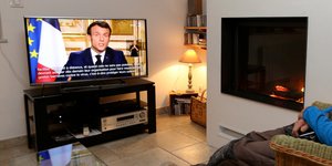 Δραματικό διάγγελμα Μακρόν για κορωνοϊό: «Είμαστε σε πόλεμο»