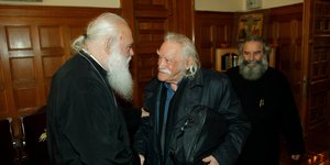 Μανώλης Γλέζος Αρχιεπίσκοπος Ιερώνυμος