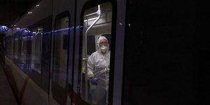 Πρωτοφανείς εικόνες στο μετρό της Ισπανίας που κήρυξε κατάσταση εκτάκτους ανάγκης για τον κορωνοϊό