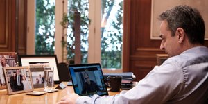 Τηλεδιάσκεψη Κυριάκου Μητσοτάκη με τον γραμματέα του ΜέΡΑ 25, Γιάνη Βαρουφάκη 