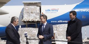 Παρουσία του Πρωθυπουργού Κυριάκου Μητσοτάκη στην παραλαβή υγειονομικού υλικού έπειτα από δωρεά του Ιδρύματος Ωνάση