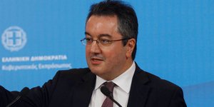 Ο Ηλίας Μόσιαλος