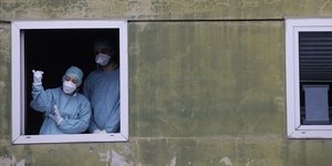 γιατροί της Ιταλίας σε νοσοκομείο