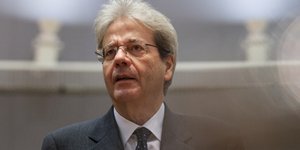 Ο Πάολο Τζεντιλόνι με γυαλιά