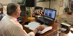 Ο Γιώργος Πατούλης σε τηλεδιάσκεψη