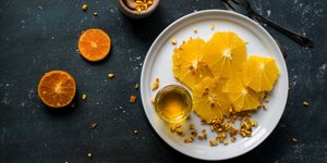 Πιάτο με μέλι και πορτοκάλι