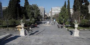 Αδεια η πλατεία Συντάγματος λόγω κορωνοϊού