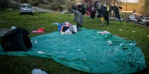 Μετανάστες σε χωράφι