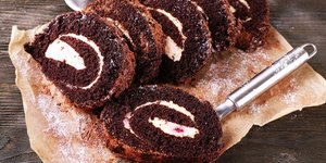 Συνταγή για κορμό από σοκολατένιο κέικ με κρέμα τυριού