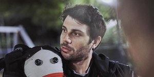 Ο Πάρις Σκαρτσολιάς από το «Καφέ της Χαράς» μπαίνει φαντάρος - Κινδυνεύει να αποχωρήσει από τη σειρά