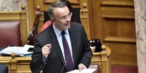 Ο Χρήστος Σταϊκούρας στη Βουλή