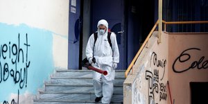 Απολύμανση σε σχολείο