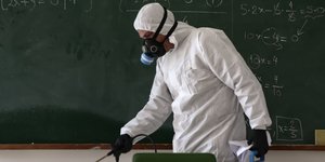 Ψεκασμός σε σχολείο