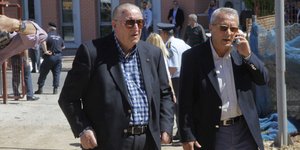 Ο Λεωνίδας Θεοδωρικάκης (αριστερά)