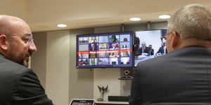 Ο Σαρλ Μισέλ με τους ηγέτες των «27» μέσω τηλεδιάσκεψης για τον κορωνοϊό