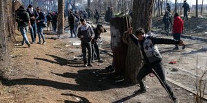  ΔΟΜ: Τουλάχιστον 13.000 πρόσφυγες και μετανάστες στα σύνορα Τουρκίας - Ελλάδας 