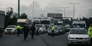 Κορωνοϊός: Ετσι γίνονται οι έλεγχοι μετά την απαγόρευση κυκλοφορίας στην Ελλάδα [βίντεο]