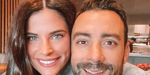 Η Χριστίνα Μπόμπα και ο Σάκης Τανιμανίδης αγκαλιά