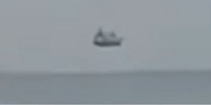 To κρουαζιερόπλοιο δείχνει να πετά στον αέρα λόγω οφθαλμαπάτης