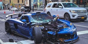 Πώς να καταστρέψεις ένα πανάκριβο αυτοκίνητο σε άδειους δρόμους