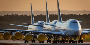 αεροπλάνο άρση μέτρων επιβάτες
