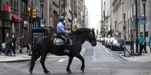 Αστυνομικός πάνω σε άλογο στην Φιλαδέλφεια