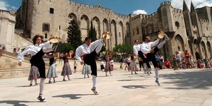Χορευτές στο φεστιβάλ Αβινιόν