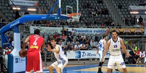 Φάση από αγώνα μπάσκετ στην Κροατία
