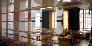 Εικόνα άδειας αίθουσας στη Γαλλία, που τα σχολεία έχουν κλείσει λόγω κορωνοϊού