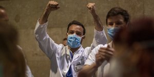 Χαρούμενος γιατρός στην Ισπανία