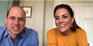 Κέιτ Μίντλτον και πρίγκιπας Ουίλιαμ σε τηλεδιάσκεψη με σχολεία στη Βρετανία