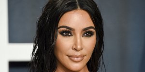 Αποκτήστε λαμπερό δέρμα όπως της Κιμ Καρντάσιαν 