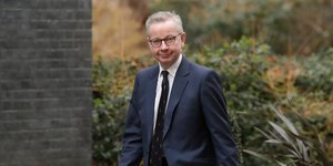 κορωνοϊός Μάικλ Γκόουβ