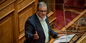 Ο Κουτσούμπας στη Βουλή