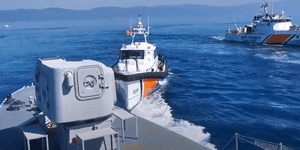 Λέσβος: Τουρκικές ακταιωροί επιχείρησαν να προωθήσουν λέμβο με μετανάστες! [βίντεο-ντοκουμέντο]