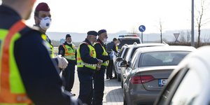 Ελεγχοι για την τήρηση του μέτρου της απαγόρευσης της κυκλοφορίας 