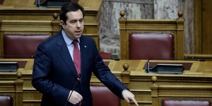 Ο Νότης Μηταράκης στη Βουλή